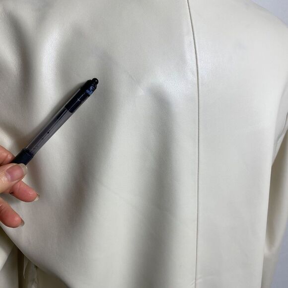 Good American 2 " Better than Leather " Oversized blazer in a cream NWT - Picture 14 of 14